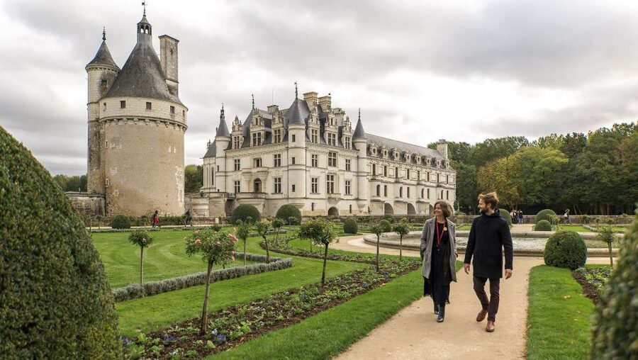 From Paris: Full-Day Loire Valley Chateaux Tour - Seasonal changes and itinerary details