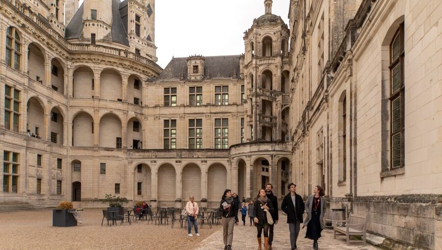From Paris: Full-Day Loire Valley Chateaux Tour - Chenonceau: the prettiest setting of the day