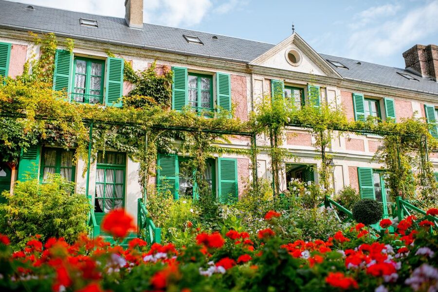 From Paris: Giverny and Versailles Palace Guided Day Trip - Why combine Giverny and Versailles in one day?