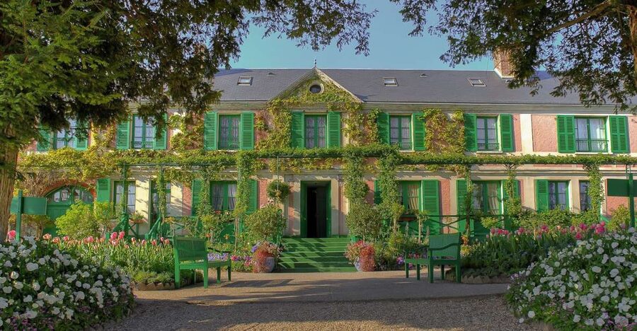 From Paris: Giverny and Versailles Private Full-Day Trip - Entering Versailles through the royal apartments