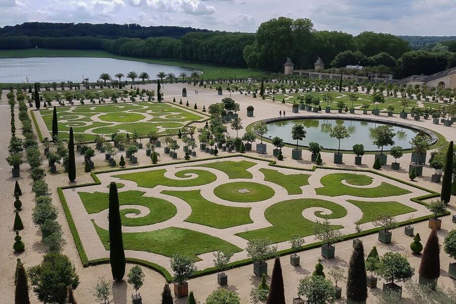 From Paris: Giverny and Versailles Private Full-Day Trip - Who should choose this private day trip?