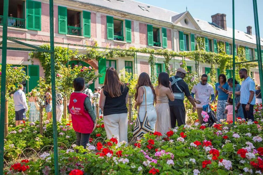 From Paris: Giverny Day Trip with Audio Guide or Live Guide - Why Giverny makes a strong half-day from Paris