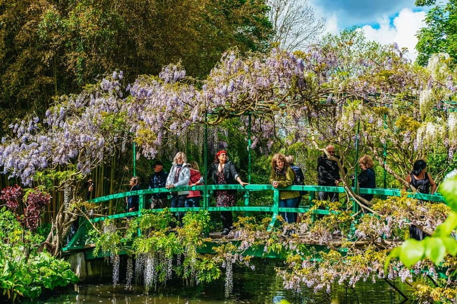 From Paris: Giverny, Monet’s House, & Gardens Half-Day Trip - The Versailles upgrade: one long day instead of half a day