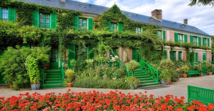 From Paris: Giverny & Monet’s House Skip-the-Line Tour - The water lily pond and Japanese bridge