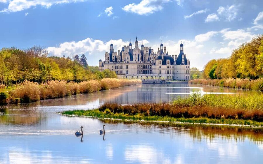 From Paris: Loire Valley Castles Day Trip With Wine Tasting - Blois: a useful lunch stop with its own character