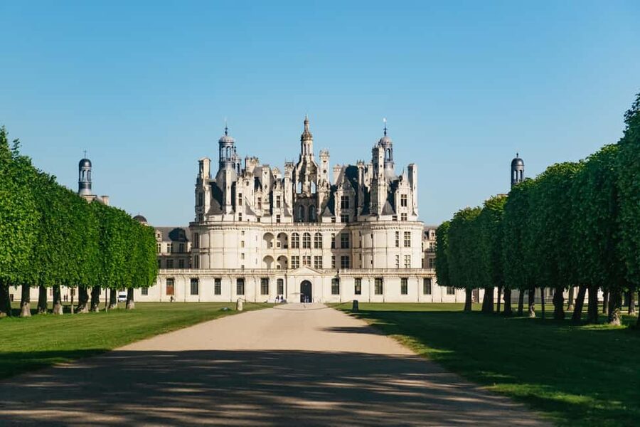 From Paris: Loire Valley Chambord Castle and Wine Tasting - Key points to know before booking