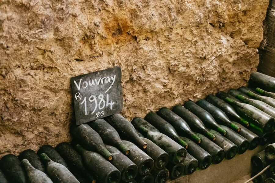 From Paris: Loire Valley Chambord Castle and Wine Tasting - Vouvray, Touraine, and Montlouis-sur-Loire