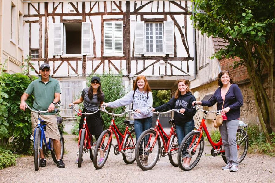 From Paris: Monet Garden & Giverny Bike Tour and Picnic Stop - From Paris to the wheat fields of Normandy