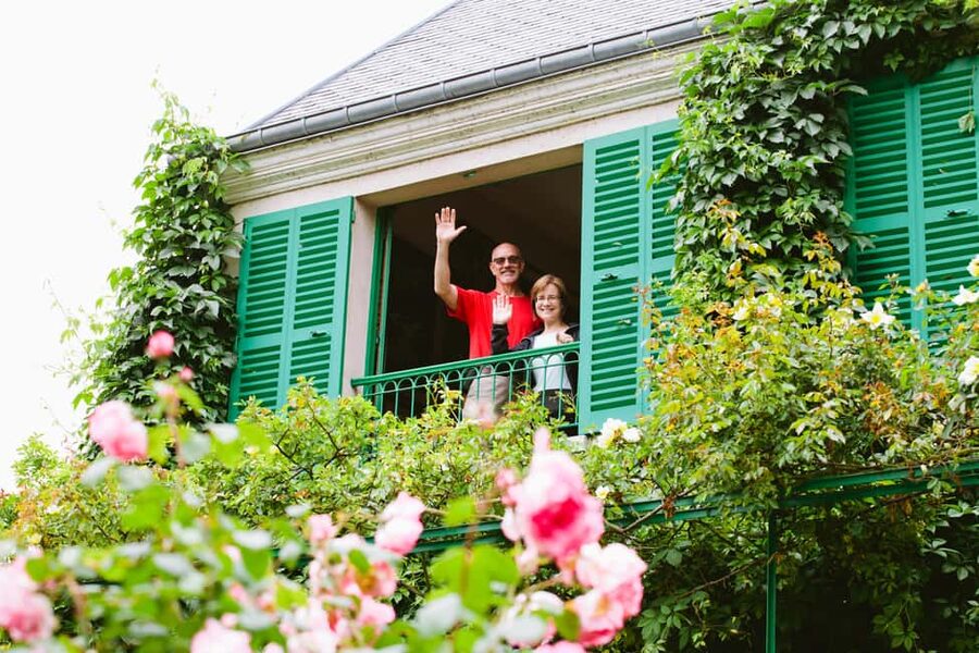 From Paris: Monet Garden & Giverny Bike Tour and Picnic Stop - Vernon market: building your own French picnic