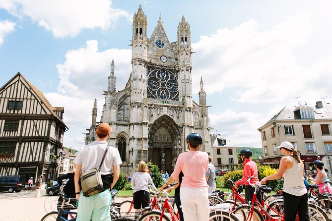 From Paris: Monet Gardens & Giverny Bike Tour with Picnic Stop - A Seine-side picnic near the Old Mill