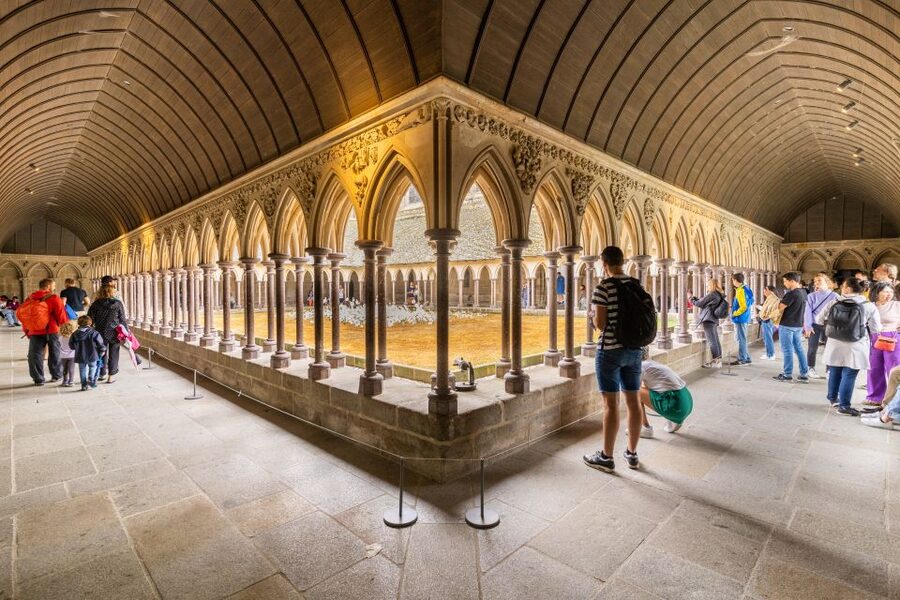 From Paris: Mont Saint Michel Day Trip with a Guide - Meeting the coach near Porte Maillot
