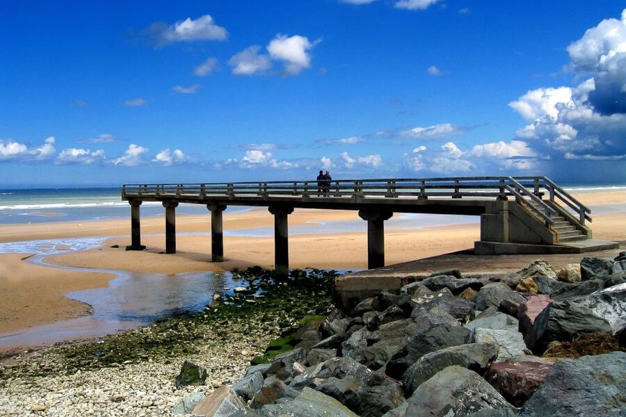 From Paris: Normandy Landing Beaches D-Day Tour by Minibus - Starting at Longues-sur-Mer and the German Atlantic Wall