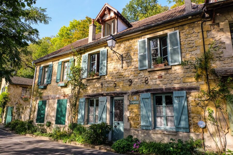 From Paris: Private Day Trip to Giverny and Auvers sur Oise - The water garden and Monet’s green bridge