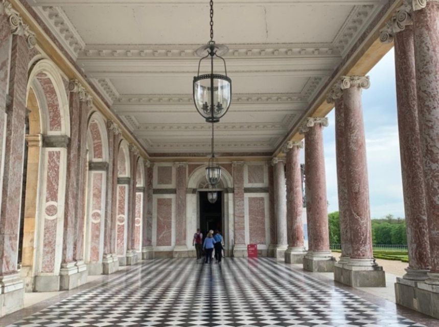 From Paris: Versailles Bike Tour with Gardens & Palace Entry - Entering the Palace with two hours to explore