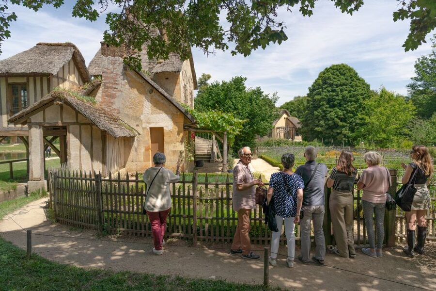 From Paris: Versailles Full-Day Trip by Train - The gardens, fountains, and the one-hour lunch break