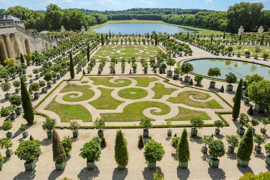 From Paris: Versailles Guided Tour with Skip-the-Line Entry - The Hall of Mirrors and royal theater
