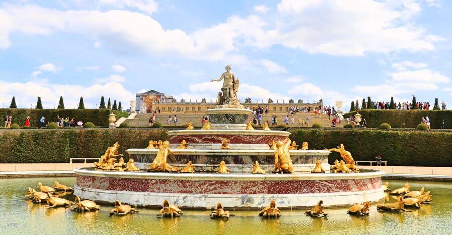 From Paris: Versailles Guided Tour with Skip-the-Line Ticket - The ride from central Paris
