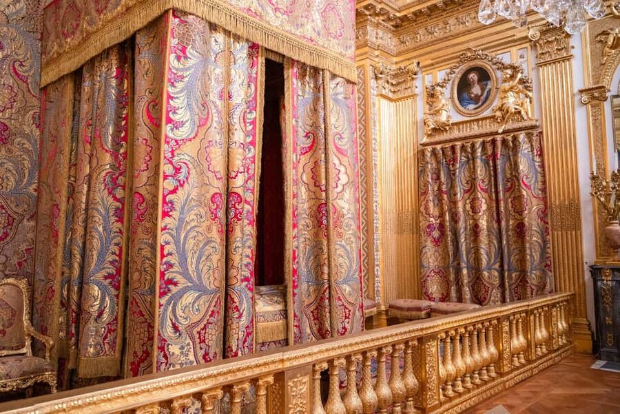 From Paris: Versailles Palace And Garden Tour with Transfers - The Hall of Mirrors and royal apartments