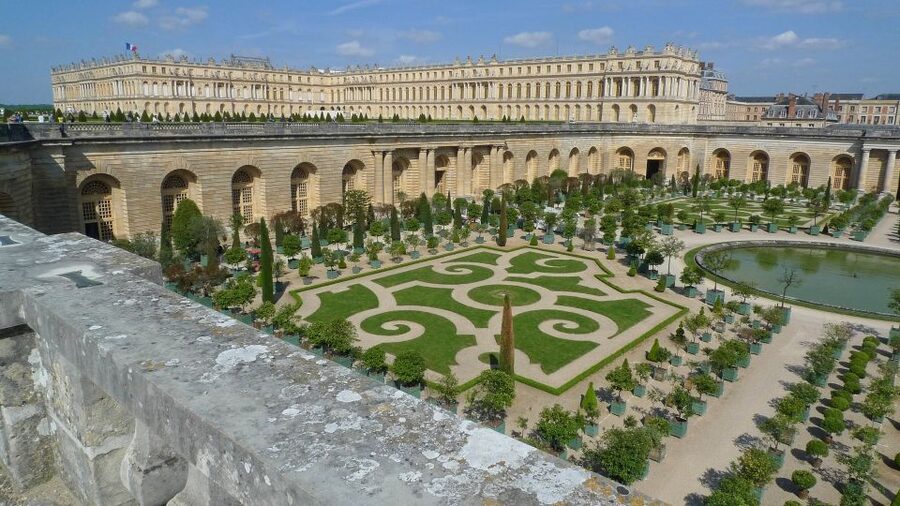 From Paris: Versailles Palace and Gardens Guided Experience - How the guide can shape the experience