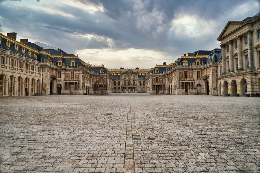 From Paris: Versailles Palace and Gardens Guided Experience - Should you book this Versailles tour?