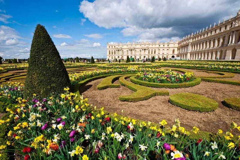 From Paris: Versailles Palace and Gardens with Transfer - Why the bus transfer makes Versailles easier