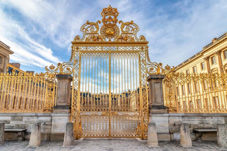 From Paris: Versailles Palace & Gardens with Transportation - Crowds, weather, and the real physical effort