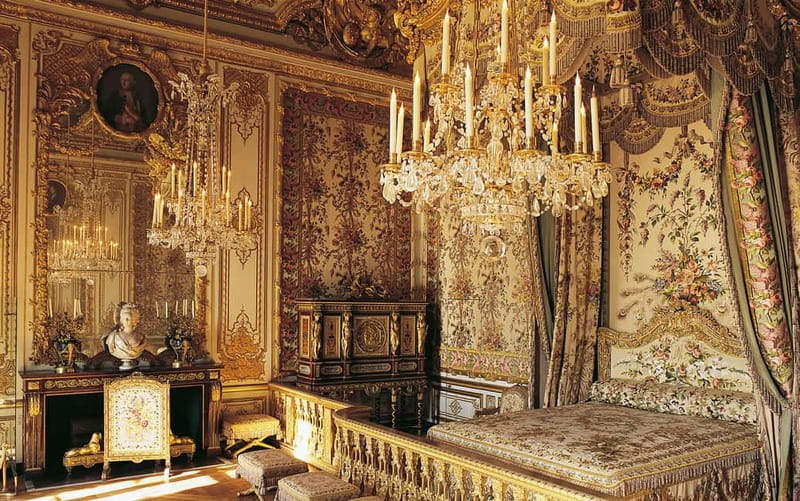 From Paris: Versailles Palace Guided Tour with Bus Transfers - Who should choose this Versailles tour