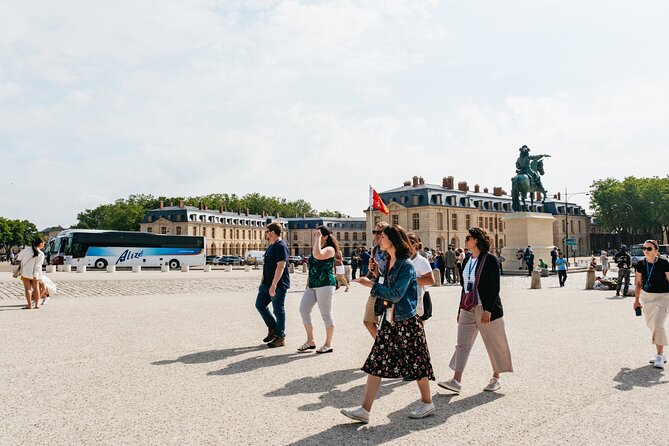 From Paris: Versailles Palace Live Tour with Gardens Access - Key points to know before you book
