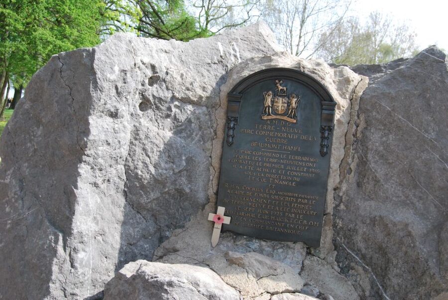 From Paris: WWI Somme Battlefields Full-Day Tour - Péronne’s Historial Museum and 50,000 original objects