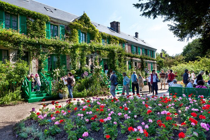 Giverny Monet’s Home and Gardens Half Day Tour from Paris - When to go and what to carry