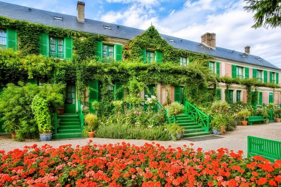 Giverny: Monet's House and Gardens Guided Tour - Why Monet’s garden is more than a photo stop