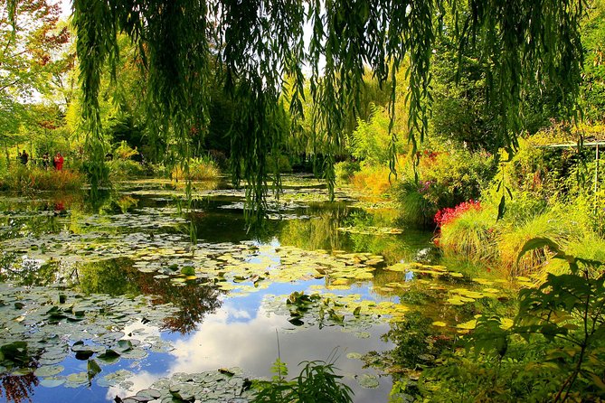 Giverny & Monet's House Audio Guided Half-day Tour from Paris - The Clos Normand flower garden