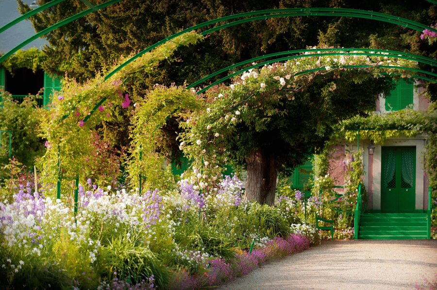 Giverny: Monet's House & Gardens Private Guided Tour +Ticket - Meeting your guide at 84 Rue Claude Monet