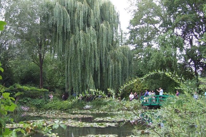 Giverny Small-Group Minivan with Hotel Pickup or Meeting Point - Choosing the right departure time