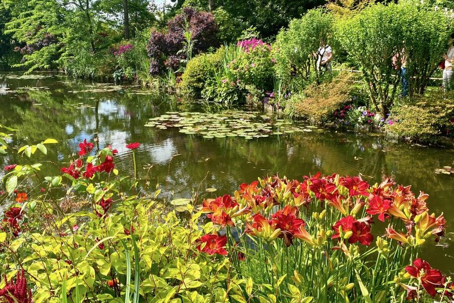 Giverny Versailles Trianon Small Group by Minivan from Paris - The cost, timing, and practical tradeoffs