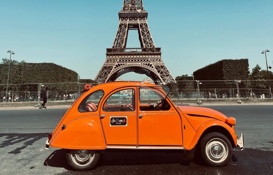 Guided Tour of Paris in Citroën 2CV - Paris from the back seat of a 2CV