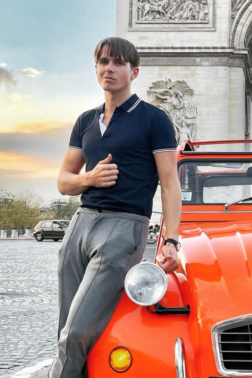 Guided Tour of Paris in Citroën 2CV - Photos, music, and the movie-star effect