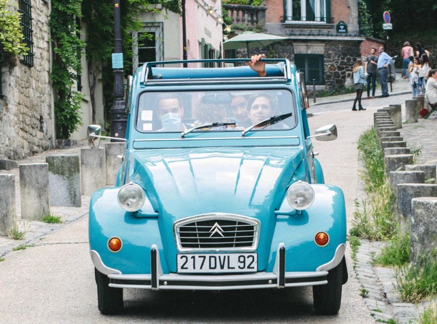 Guided Tour of Paris in Citroën 2CV - Small streets that buses cannot use