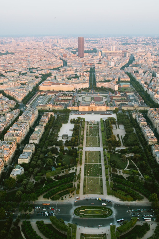 Highlights of Paris Bike Tour in English or Dutch - The Eiffel Tower from the saddle