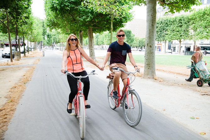 Highlights of Paris Bike Tour w/ a Local Guide (English or Dutch) - Pont Alexandre III and the Seine River