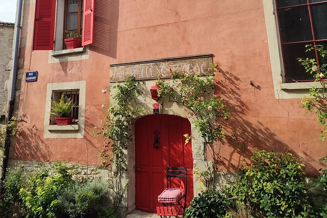 Hiking Adventure in Van Gogh's Footsteps with 6 miles walk - Notre-Dame d’Auvers and the painting you may know from Paris