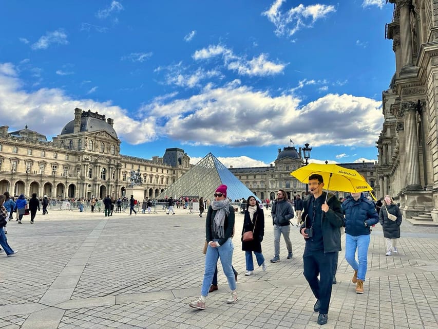 Historic Paris Walking Tour in English - Hotel de Ville and the story of Paris