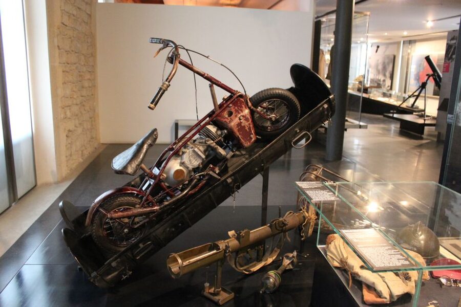 Invalides War Museum the World Wars Guided Tour - A small group makes a real difference