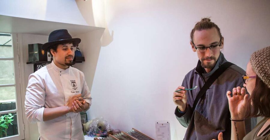 Le Marais: Pastry and Chocolate Food Tour - Key points at a glance