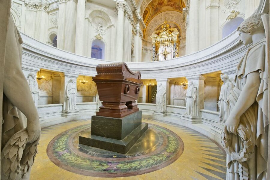 Les Invalides: Napoleon's Tomb & Army Museum Entry - From medieval armor to the kings of France