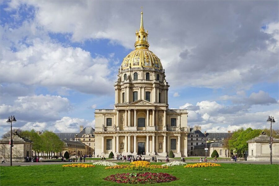Les Invalides: Napoleon's Tomb & Army Museum Entry - The World War collections need serious time
