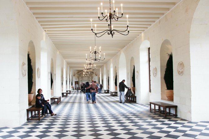 Loire Valley Castles Day Trip from Paris with Complementary Wine - Who will enjoy this day trip most?
