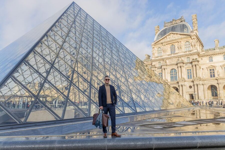 Louvre area photo shoot by Paris photographer - The Louvre Pyramid and museum exterior