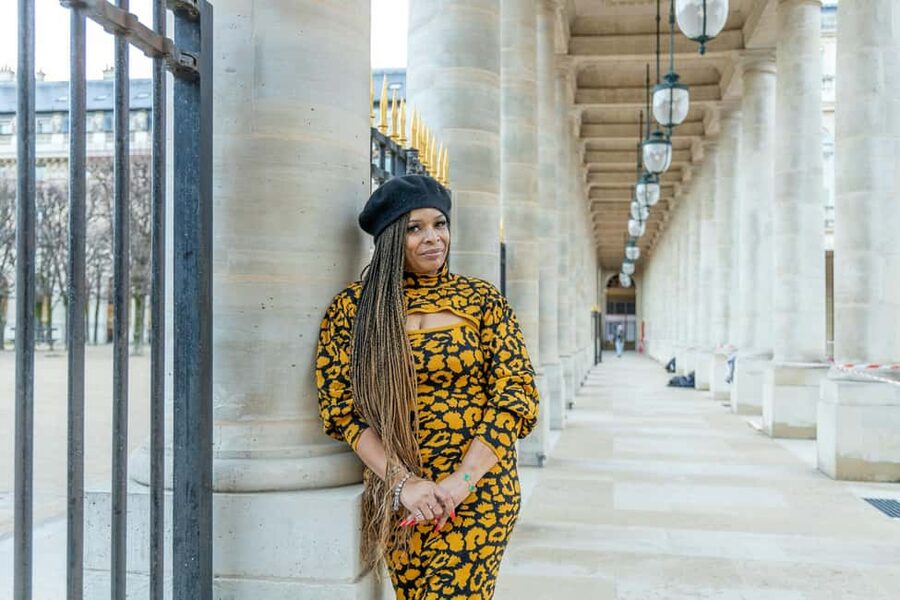Louvre area photo shoot by Paris photographer - Who will get the most from this experience?