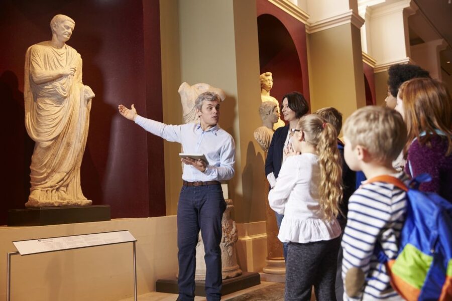 Louvre Masterpieces Private Guided Tour with Reserved Access - From royal palace to medieval fortress